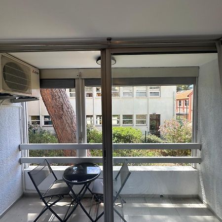 Superbe Studio Climatise Sur Le Port De Hyères Extérieur photo